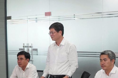 Phó Chủ tịch UBND tỉnh Lâm Đồng Nguyễn Hồng Hải kiểm tra các cụm công nghiệp ở xã Trà Tân