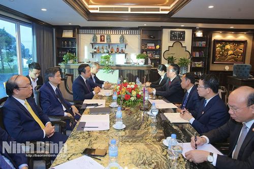 Đồng chí Chủ tịch UBND tỉnh tiếp xã giao Đoàn đại biểu nước Cộng hòa Dân chủ Nhân dân Lào