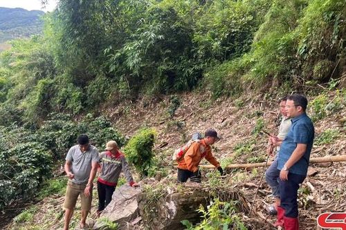 Xã Nậm Lầu di dời 13 hộ dân nằm trong vùng nguy cơ đá lăn, sạt lở.