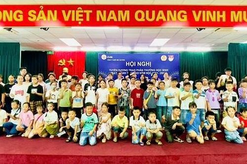 Tuyên dương con CBCNV Công ty Nhiệt điện Thái Bình
