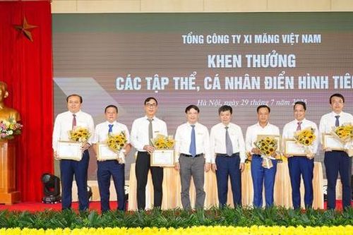 VICEM thi đua phát triển 'xi măng xanh - xi măng giảm carbon'