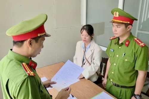 Bắt giam nhân viên tín dụng làm giả giấy tờ, chiếm đoạt 1,7 tỷ