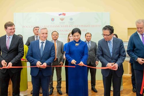 Phu nhân Tổng Bí thư Tô Lâm dự khánh thành Trung tâm Văn hóa Nga - Việt