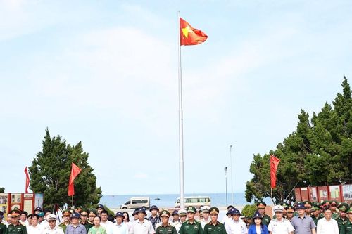 Phó Chủ tịch Quốc hội Trần Quang Phương: Gắn kết quốc phòng toàn dân với thế trận lòng dân, chủ động ứng phó tình trạng khẩn cấp