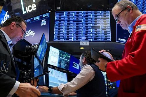 S&P 500 và Nasdaq lập đỉnh lịch sử mới