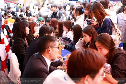 Trường Đại học Đại Nam: Tri ân lực lượng vũ trang và gia đình