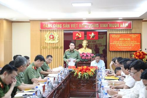 Thứ trưởng Lê Quốc Hùng duyệt Đại hội Đảng bộ Công an tỉnh Thanh Hóa
