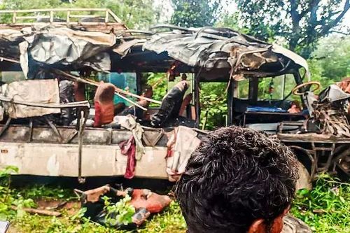 Tai nạn xe buýt tại Ấn Độ khiến 18 người thiệt mạng