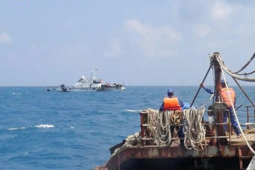 Bắt giữ 260.000 lít dầu vận chuyển trái phép trên biển