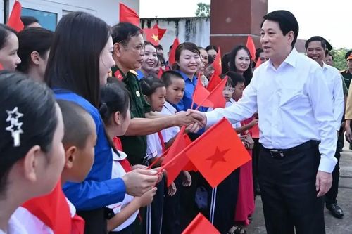 Khơi dậy trí tuệ và tinh thần trách nhiệm của nhân dân