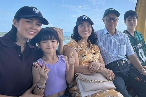 Lê Phương được chồng trẻ chi tiền cho đi du lịch, khoe con trai riêng như 'khổng lồ' bên em gái nửa huyết thống