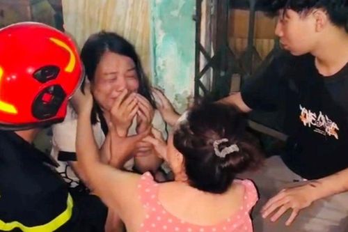 Hải Phòng: Thót tim 5 người mắc kẹt trong ngôi nhà khóa trái cửa cháy rừng rực trong đêm