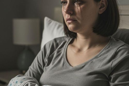 Nghỉ làm chăm con, tôi rơi vào trầm cảm vì chồng gia trưởng