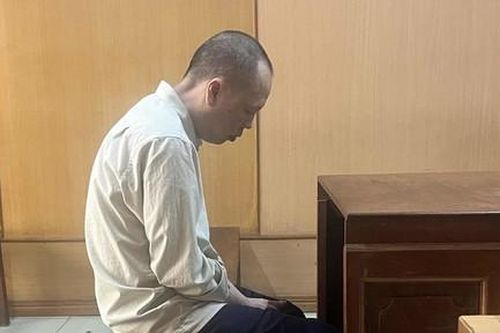 Chủ nhà cầm cố giấy tờ nhà giả vay tiền tỷ rồi chiếm đoạt tiêu xài