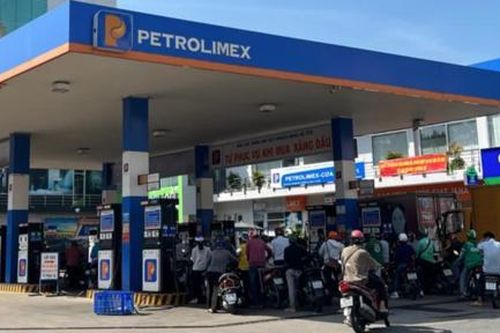 TPHCM: Yêu cầu các công ty kinh doanh hóa chất, xăng dầu đảm bảo an toàn trong mùa mưa bão