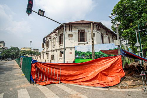 Phá dỡ tòa nhà Pháp cổ 4 mặt tiền, mở rộng đường Hùng Vương phục vụ đại lễ 2/9