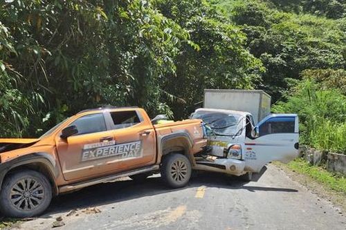 Tai nạn liên hoàn trên đường đi cứu trợ người dân vùng lũ