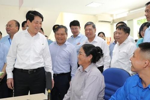 Chủ tịch nước Lương Cường dự sinh hoạt chi bộ ở Quảng Ninh