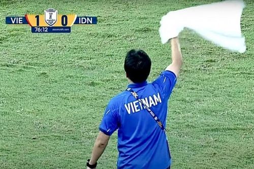 Hành động vẫy khăn trắng của U23 Việt Nam ở chung kết mang ý nghĩa gì?