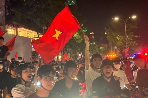 Đi 'bão' mừng U23 Việt Nam vô địch, hàng chục thanh, thiếu niên bị Cảnh sát giao thông xử lý