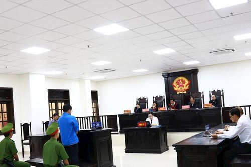 Giám đốc lãnh án 8 năm tù vì lừa bán đất của người khác