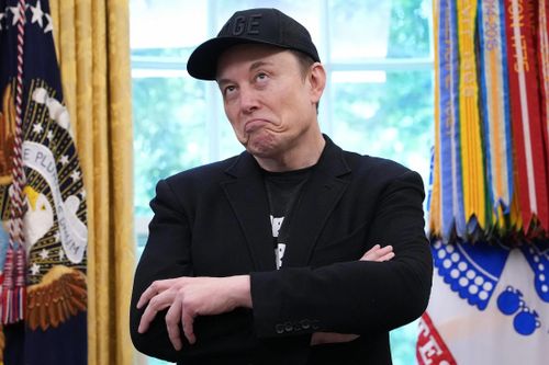 Elon Musk trở lại