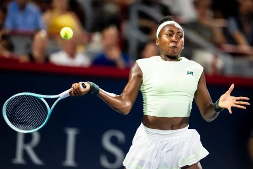 Canadian Open 2025: Coco Gauff chật vật đánh bại Danielle Collins
