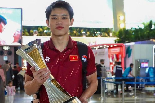 U23 Việt Nam mang Cúp vô địch Đông Nam Á về cho người hâm mộ