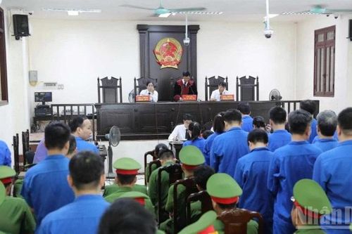 Nguyên Tổng biên tập Tạp chí Môi trường và Đô thị Việt Nam chịu mức án 13 năm 6 tháng tù giam