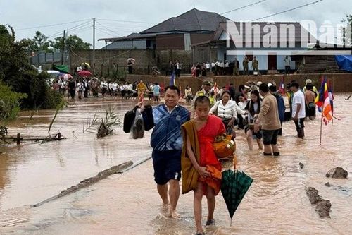 Mưa lũ làm 19 người thiệt mạng ở Lào