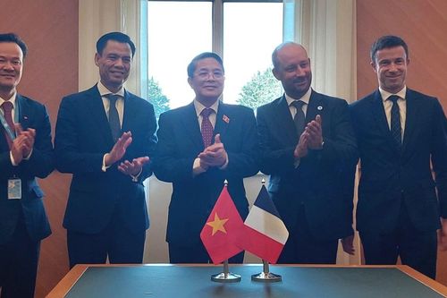 Việt Nam và Pháp nâng cao hiệu quả hoạt động lập pháp, giám sát với các thỏa thuận hợp tác