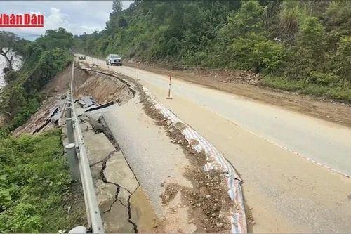 Khắc phục giao thông sau bão số 3 tại Nghệ An