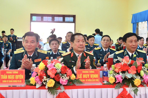 Thượng tướng Lê Huy Vịnh dự Lễ kỷ niệm 60 năm Ngày truyền thống Trung đoàn 282