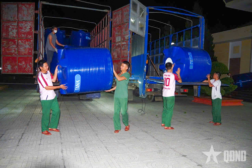 Tiếp nhận 70 bồn nước tặng đồng bào biên giới tỉnh Lai Châu