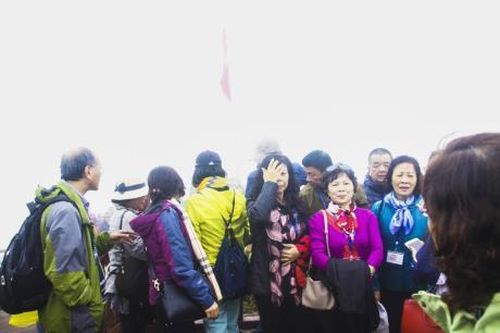 Gặp nhau nơi chốn lạ