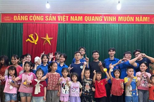 'Hè Xanh 2025': Mang niềm vui cho cho các em nhỏ vùng xa Thái Nguyên