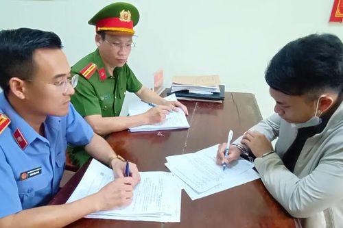 Khởi tố nhóm đối tượng hành hung chủ phòng khám nha khoa ở Quảng Trị