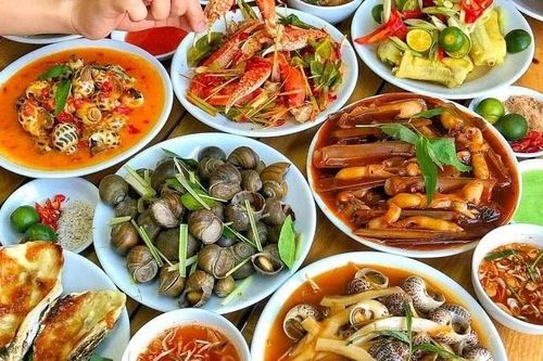 'Ăn sập' Hải Phòng với loạt món vặt ngon, rẻ khiến giới trẻ mê không lối về