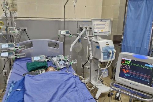 Cứu sống trẻ 3 tháng tuổi biến chứng nghiêm trọng do bệnh sởi