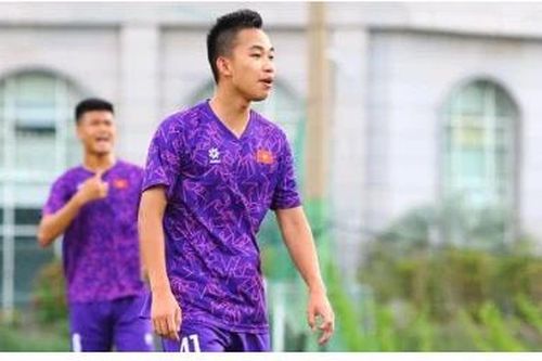 CLB Hải Phòng thử việc tiền vệ Việt kiều 19 tuổi