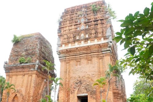 Tháp Đôi dấu ấn Champa đậm sắc Khmer