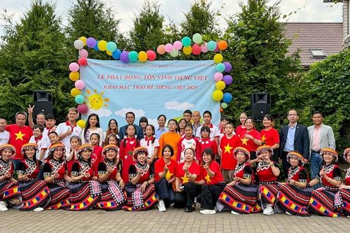 Cộng đồng người Việt tại Belarus: Khai mạc Trại hè tiếng Việt lần thứ 4