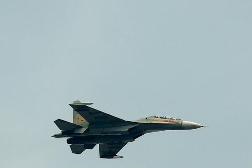 Tiêm kích Su-30, trực thăng quân sự tung bay trên Quảng trường Ba Đình