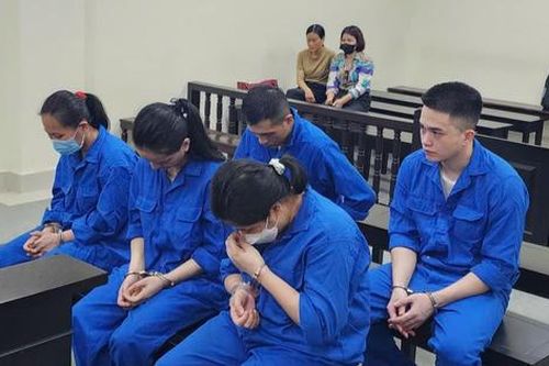 Xét xử đường dây mua bán trẻ em, dùng giấy tờ giả để đi máy bay