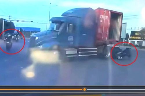 Pha xử lý 'thót tim' của tài xế xe container khiến nhiều người đi đường hoảng hồn