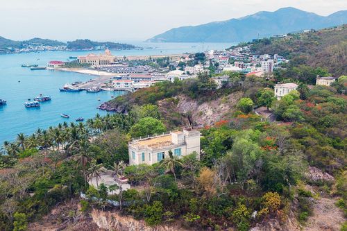 Loạt biệt thự cổ trong di tích Lầu Bảo Đại ở Nha Trang hoang phế