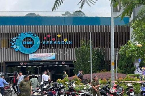 Người đàn ông tử vong trước cửa hàng tiện lợi, cơ thể có dấu hiệu bất thường