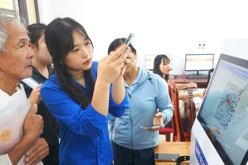 Đà Nẵng đưa sinh viên CNTT về xã, phường hỗ trợ giải quyết thủ tục