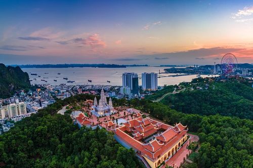 Quần thể tâm linh có 'view triệu đô' ở phố biển, nhiều người đến tìm sự an yên