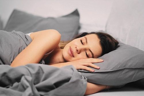Tư thế ngủ nào tốt nhất cho sức khỏe tim mạch?